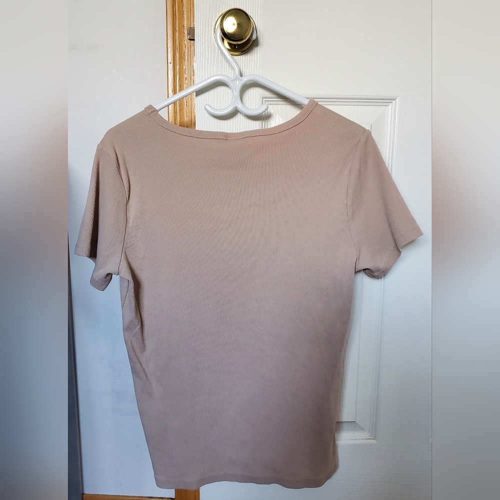 H&M Beige Short Sleeve Tee - Picture 3 of 4